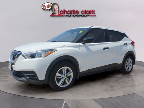 Used 2020 Nissan Kicks S FWD image 1