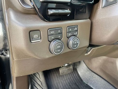 Used 2024 Chevrolet Silverado 2500 LTZ w/ LTZ Premium Package image 28