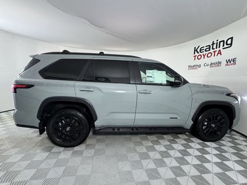 Used 2025 Toyota Sequoia Limited image 3