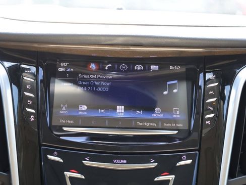 Used 2020 Cadillac Escalade Luxury AWD/4WD image 21