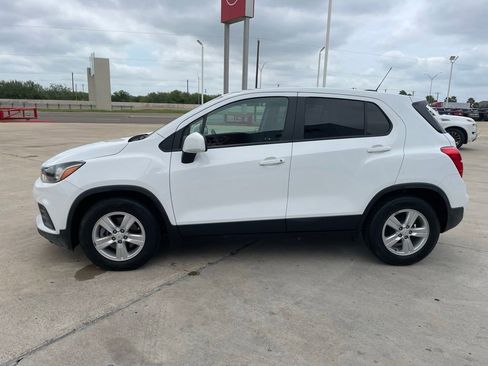 Used 2021 Chevrolet Trax LS w/ Tint and Cruise Package FWD image 4