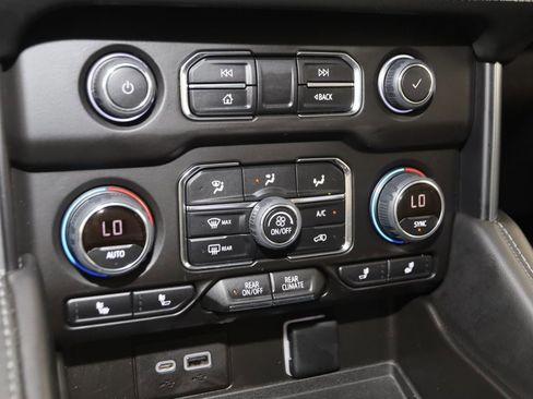 Used 2023 Chevrolet Tahoe LT AWD/4WD image 30