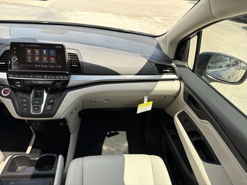 Used 2026 Honda Odyssey EX-L image 16