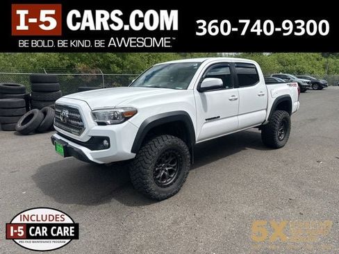 Used 2017 Toyota Tacoma TRD Off-Road w/ Premium & Technology Package AWD/4WD image 1
