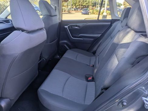 Used 2022 Toyota RAV4 XLE image 28