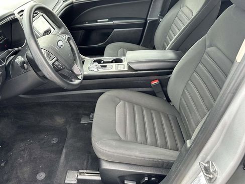 Used 2018 Ford Fusion SE image 18