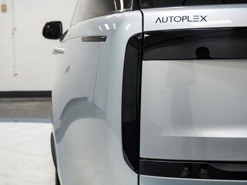 Used 2023 Land Rover Range Rover SE image 15