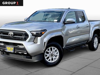 New 2025 Toyota Tacoma SR5