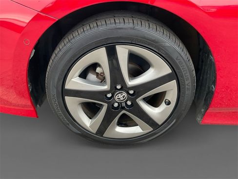 Used 2020 Toyota Prius L Eco image 14