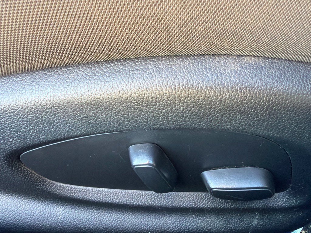 Used 2022 Chevrolet Camaro LT RWD image 11