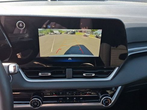 Used 2026 Chevrolet Equinox LT FWD image 26