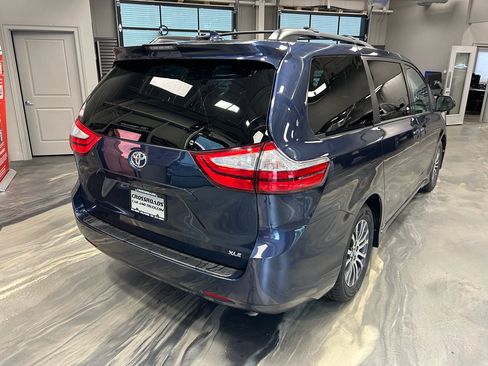 Used 2019 Toyota Sienna XLE w/ XLE Navigation Package FWD image 36