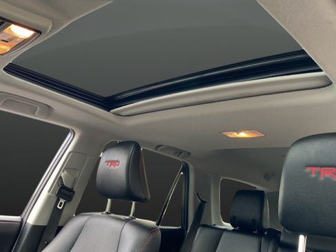 Used 2022 Toyota 4Runner TRD Off-Road Premium w/ Moonroof Package AWD/4WD image 12
