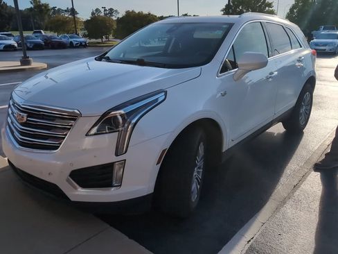 Used 2019 Cadillac XT5 Luxury FWD image 1