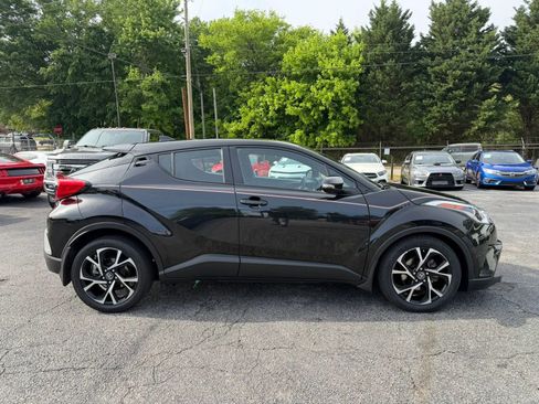 Used 2018 Toyota C-HR XLE FWD image 10