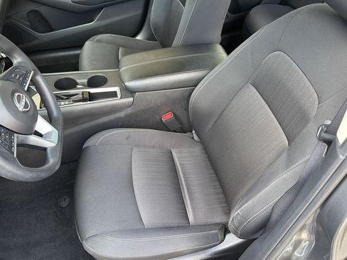Used 2025 Nissan Altima 2.5 SV FWD image 29