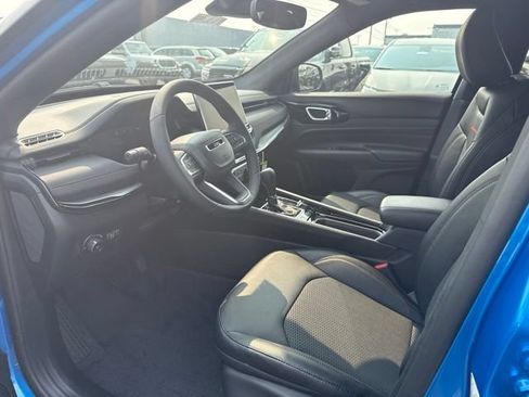 Used 2026 Jeep Compass Trailhawk AWD/4WD image 9