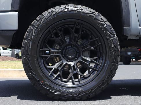 Used 2024 GMC Sierra 1500 AT4 w/ AT4 Preferred Package AWD/4WD image 6