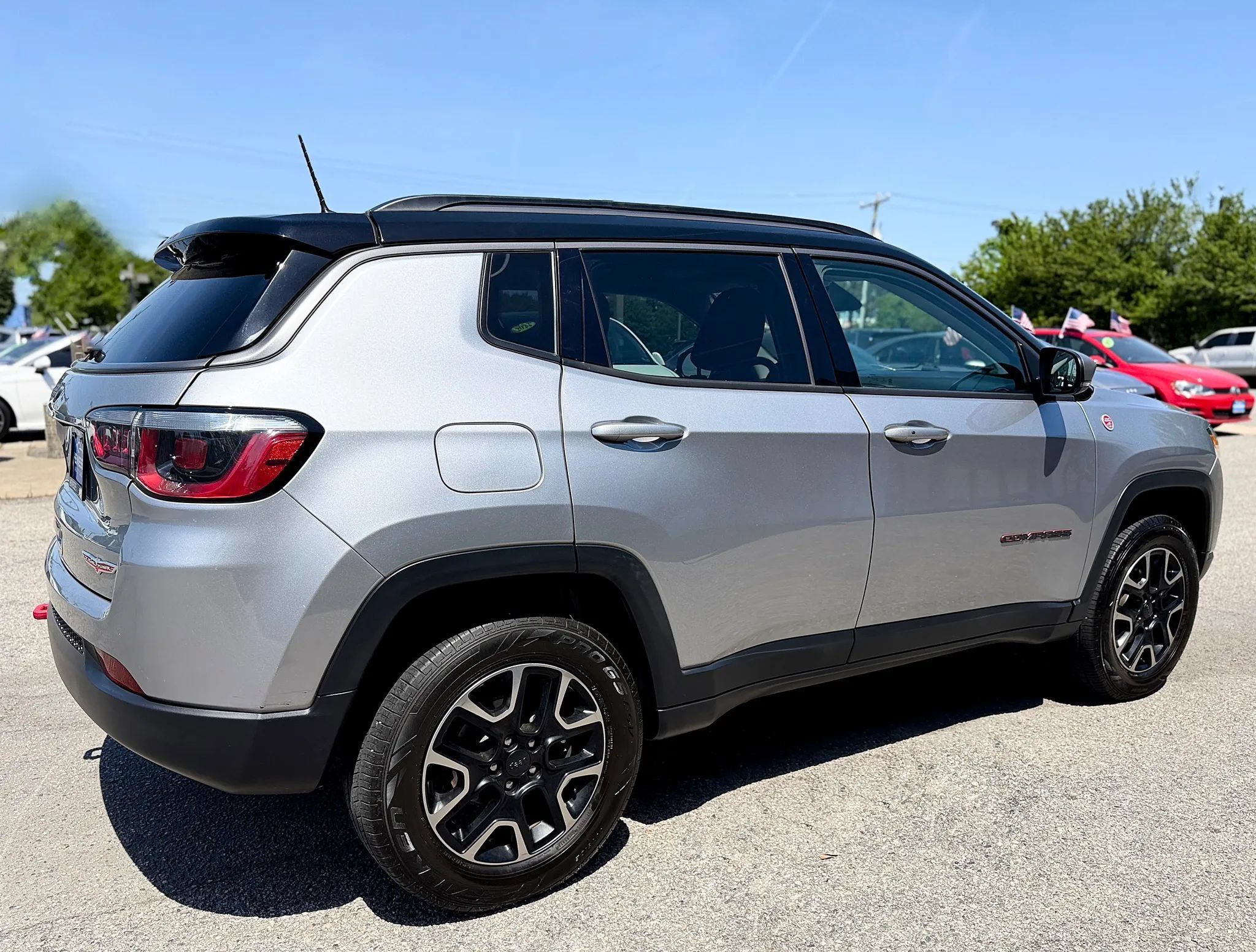 Used 2019 Jeep Compass Trailhawk w/ Cold Weather Group AWD/4WD image 37