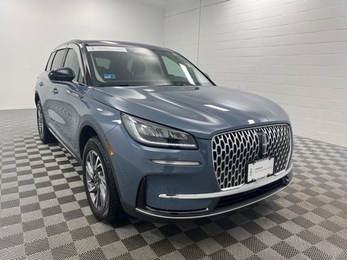 Certified 2025 Lincoln Corsair AWD image 1