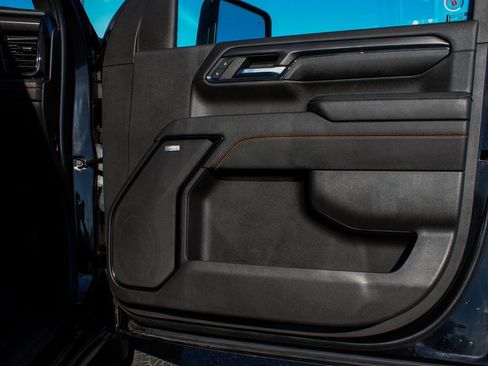 Used 2024 GMC Sierra 2500 AT4 w/ Technology Package image 11