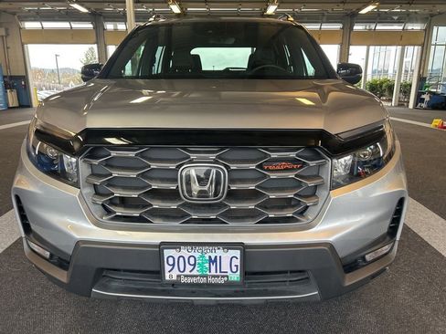 Used 2023 Honda Passport TrailSport image 2