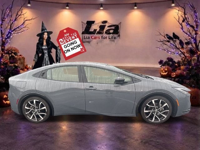 Used 2023 Toyota Prius Prime FWD image 2
