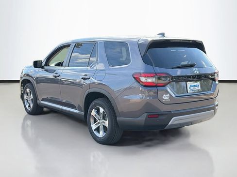 Used 2025 Honda Pilot EX-L image 8