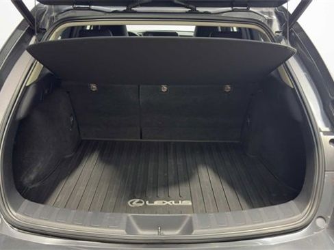 Used 2022 Lexus UX 200 w/ Premium Package image 33