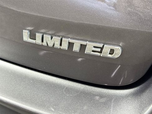 Used 2017 Toyota Highlander Limited FWD image 15