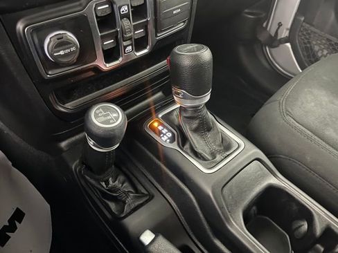Used 2022 Jeep Gladiator Sport AWD/4WD image 31