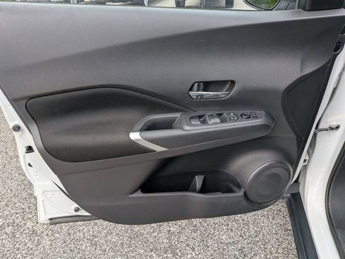 Used 2022 Nissan Kicks SV FWD image 13