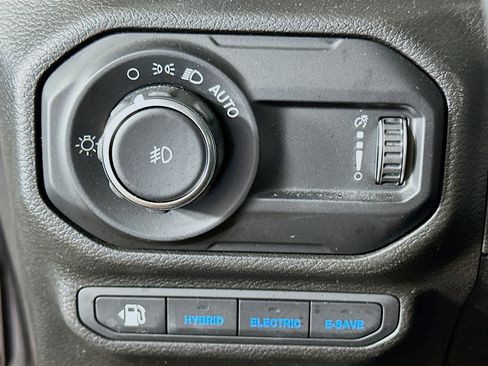 Used 2023 Jeep Wrangler Unlimited Sahara w/ Cold Weather Group AWD/4WD image 16