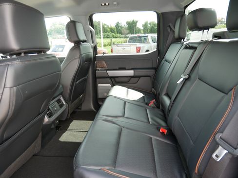 Used 2025 Ford F350 Lariat w/ FX4 Off-Road Package image 7