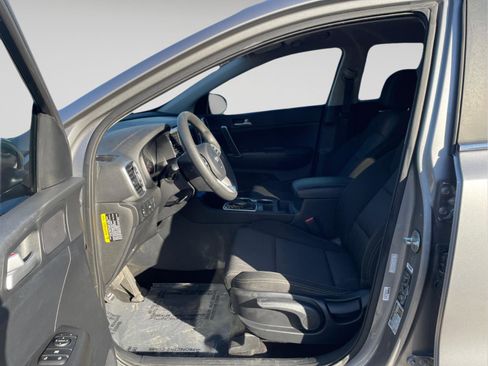 Used 2021 Kia Sportage LX image 11