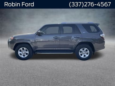 Used 2017 Toyota 4Runner SR5 image 2