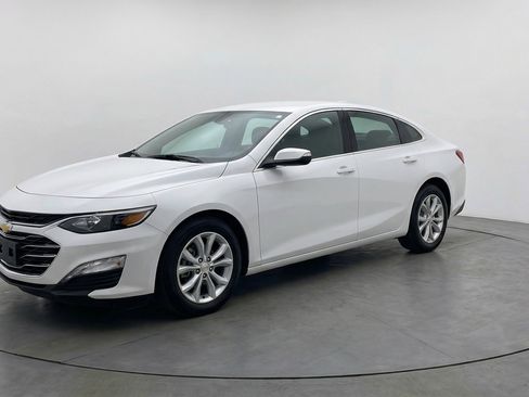 Used 2024 Chevrolet Malibu LT image 3