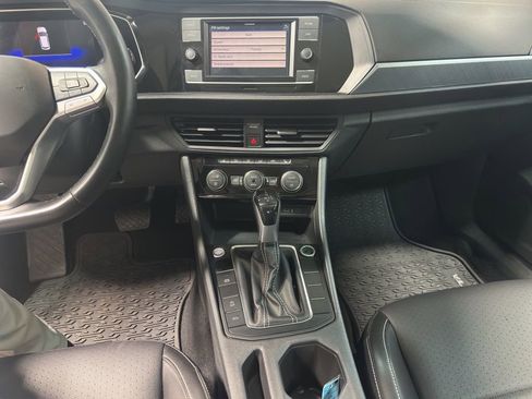 Used 2022 Volkswagen Jetta SE image 10