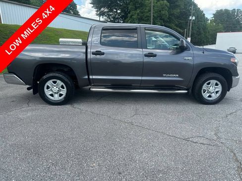 Certified 2018 Toyota Tundra SR5 w/ SR5 Upgrade Package AWD/4WD image 8