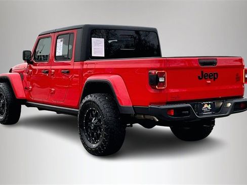 Used 2024 Jeep Gladiator Sport image 4