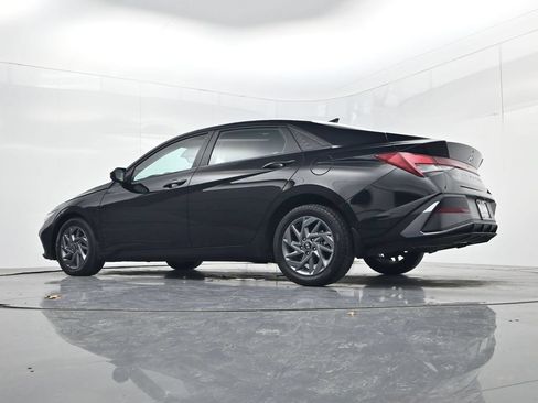 Used 2024 Hyundai Elantra SEL FWD image 41