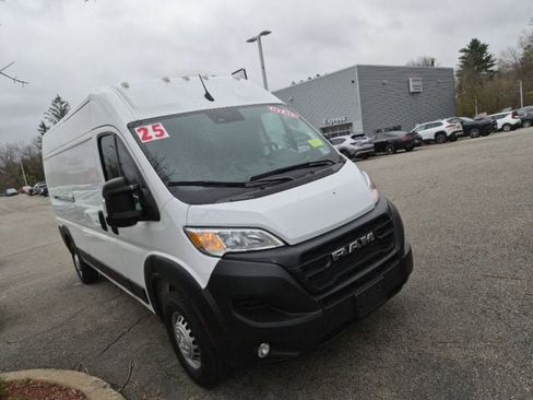 Used 2025 RAM ProMaster 2500 w/ Convenience Group FWD image 4