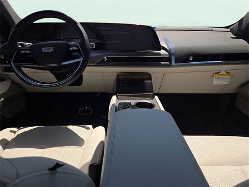 New 2026 Cadillac Vistiq Sport w/ LPO, Floor Liner Package image 19