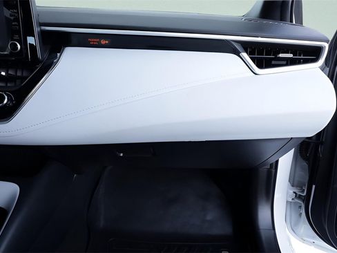 Certified 2022 Toyota Corolla SE w/ Carpet Mat Package (TMS) image 38