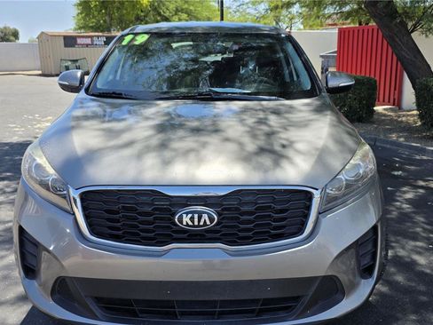 Used 2019 Kia Sorento L FWD image 2