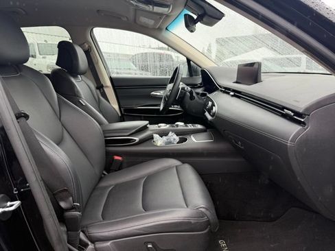 Used 2025 Genesis GV70 2.5T AWD/4WD image 9