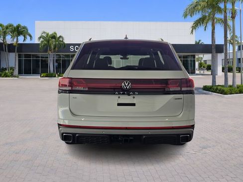Certified 2025 Volkswagen Atlas Peak Edition SE image 6