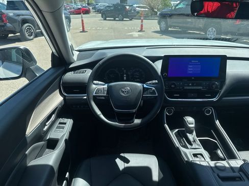 New 2026 Toyota Grand Highlander AWD Hybrid image 11