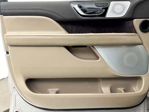 Used 2022 Lincoln Navigator Reserve image 35