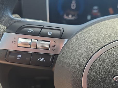 Certified 2025 Hyundai Tucson SE FWD image 23